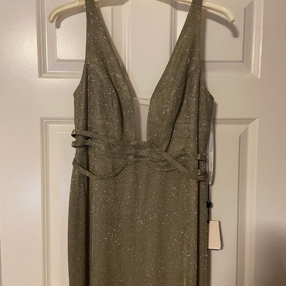 Dress - Picture 4 of 5